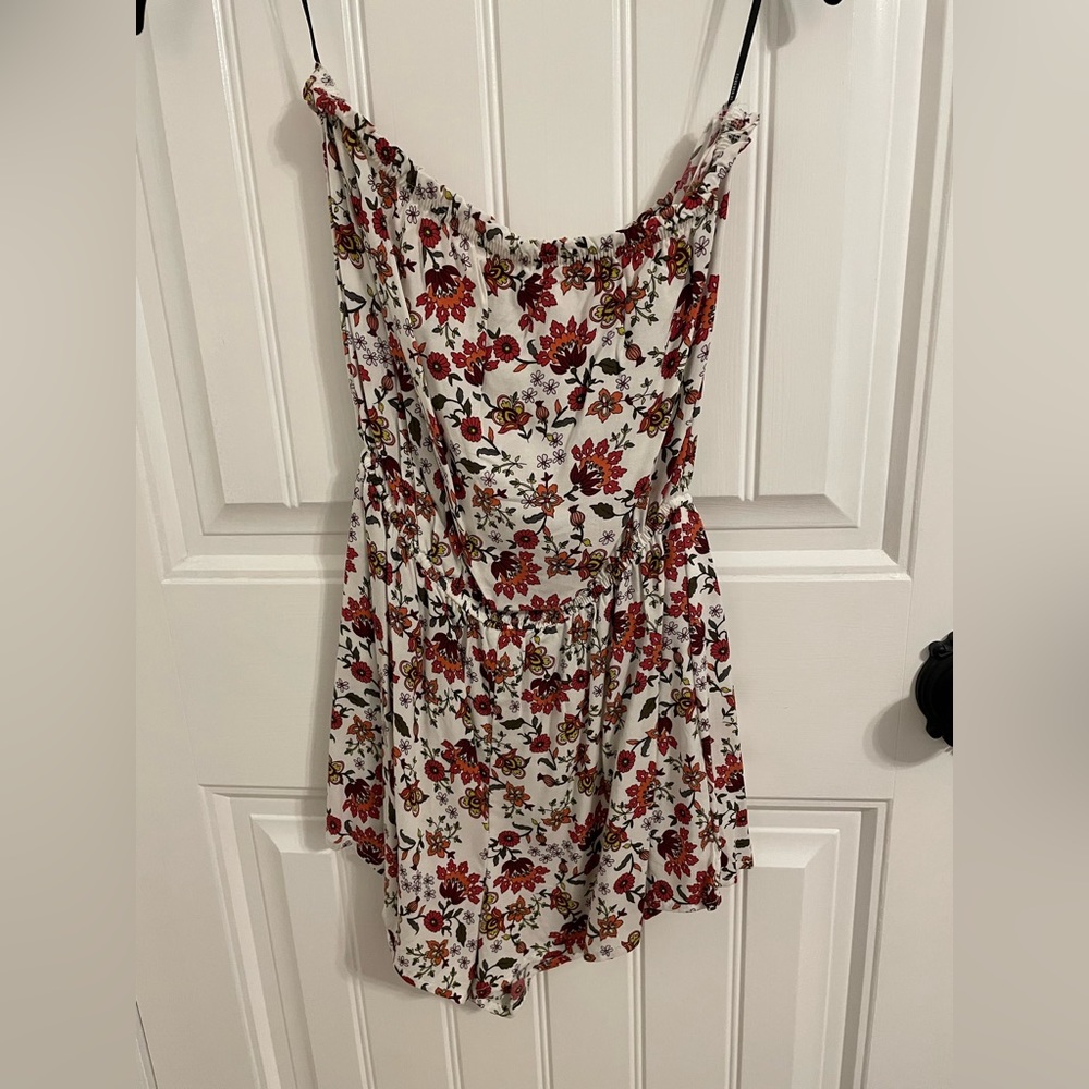 Forever 21 White Floral Strapless Romper Size Small